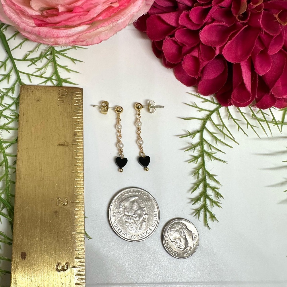 NEW⚜️Onyx & Freshwater Pearl Charm Earrings - Picture 4 of 4